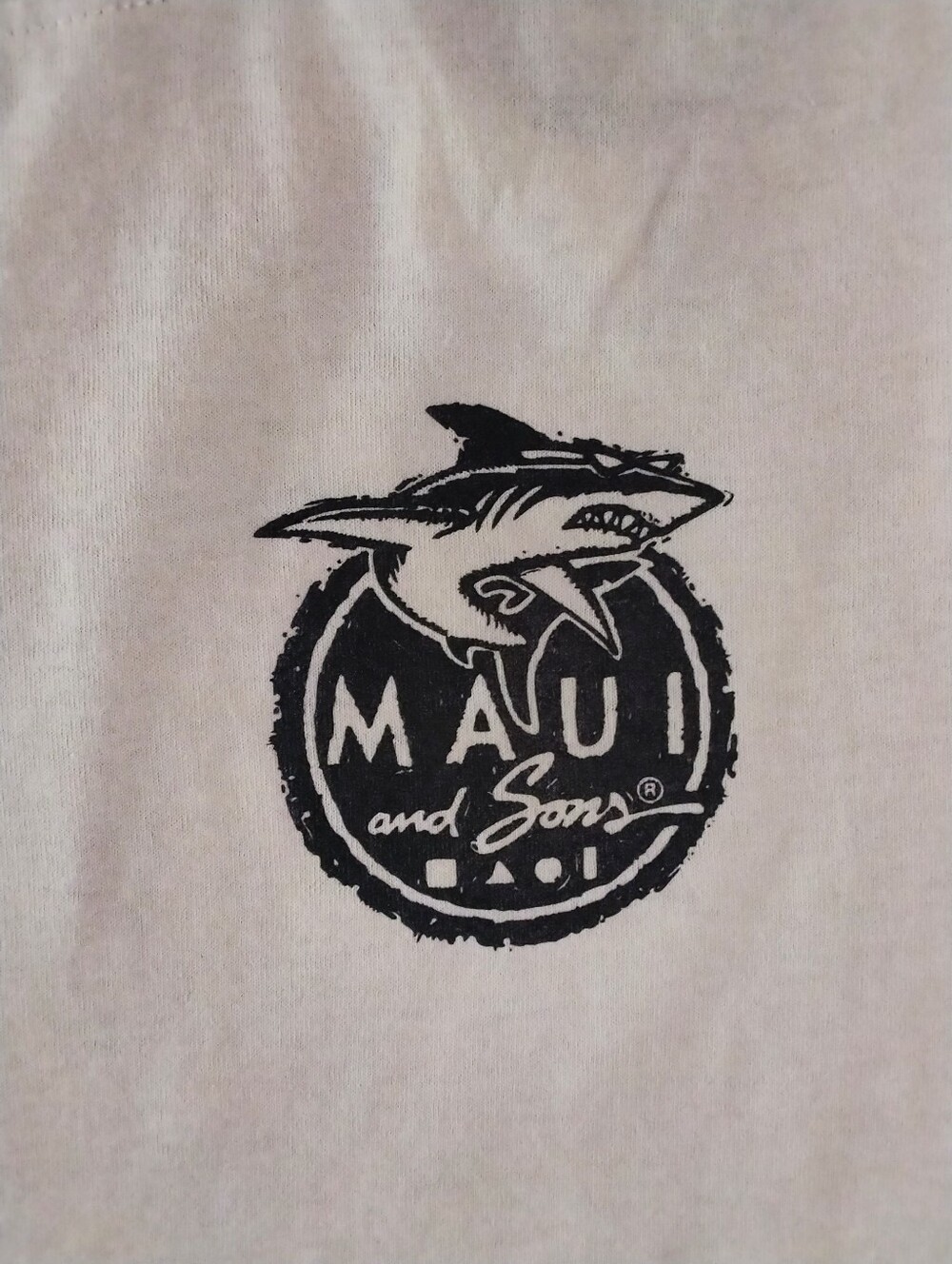 Maui And Sons Shark Logo Emblem Graphic Standard Fit Short Sleeve T-shirt XLarge - Picture 2 of 5